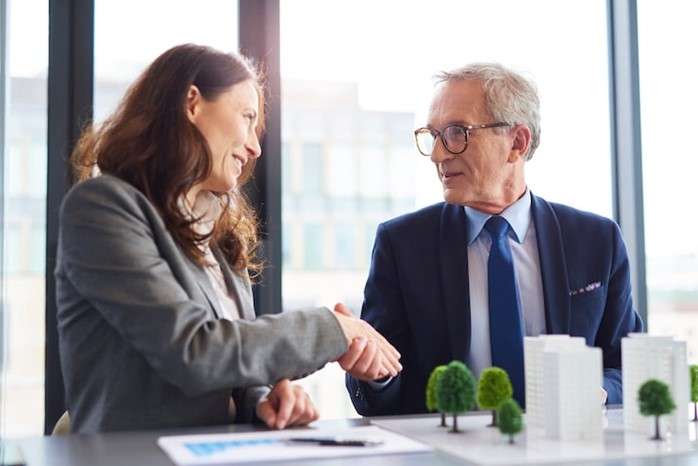 Business lawyer consultation